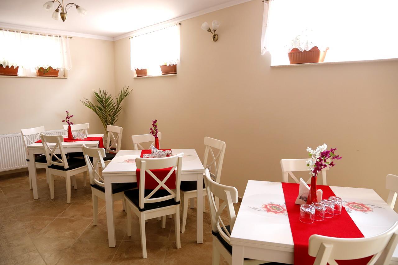 Crema Residence Alba Iulia Exterior photo
